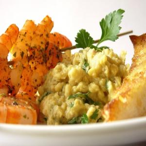 Grilled Shrimp and Pitas With Chickpea Puree_image
