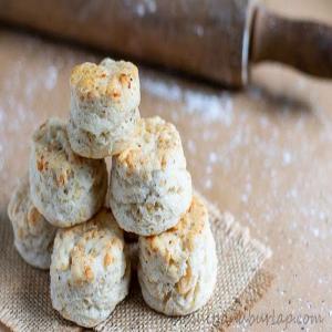 Asiago Cheese and Black Pepper Biscuits_image