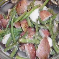 Sauteed Red Potatoes with onion and green beans_image