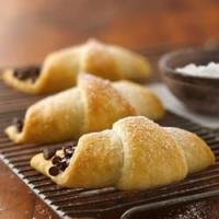 Chocolate-Filled Crescents_image