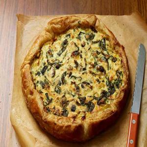 Brunch Tart With Spinach, Olives and Leeks image
