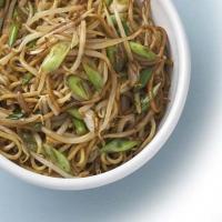 Stir-fried noodles & beansprouts image