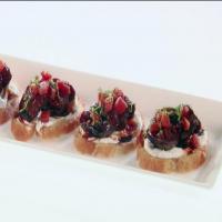 Crostini with Poached Figs and Goat Cheese image