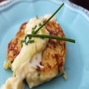 Potato & Leek Cakes with Blue Cheese Sauce Recipe - (4.5/5)_image