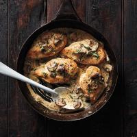 Chicken with creamy tarragon mushroom sauce_image