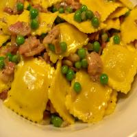 Tortellini With Peas and Bacon image
