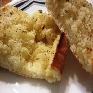 Judi's Garlic Bread - Simple & Delicious_image