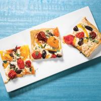 Phyllo Pizza with Smoked Mozzarella and Cherry Tomatoes_image