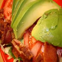 Bacon Tomato and Avocado Salad_image