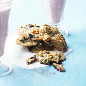 Blueberry & pretzel cookies image