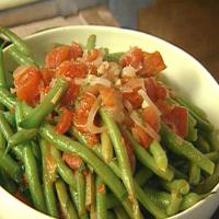 Sauteed Green Beans with Tomatoes and Basil served with Parmesan Crisps_image