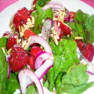 spinach strawberry salad image