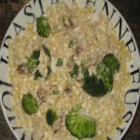 Bow Tie Alfredo With Chicken and Broccoli image