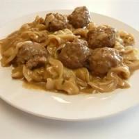 Swedish Meatballs with Noodles_image