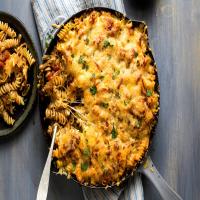 Baked Skillet Pasta With Cheddar and Spiced Onions_image
