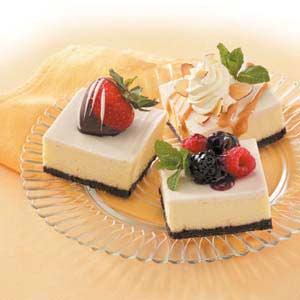 Topped Cheesecake Squares_image