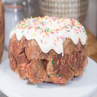 Pull-Apart Confetti Birthday Cake Bread_image