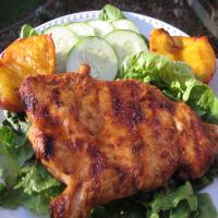 Grilled fruity balsamic chicken with cilantro salad._image
