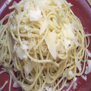 Parmesan Garlic Pasta image