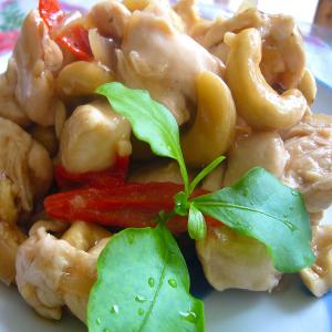 Spicy Stir-Fried Chicken with Cashews_image