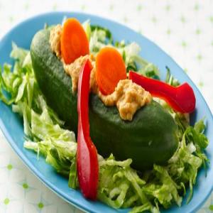 Carrot Hummus Filled Cucumber Canoes_image