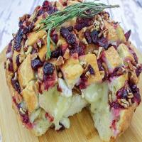 Cranberry Brie Pull-Apart Bread_image