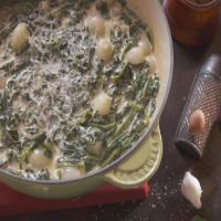 Creamed Kale with Pearl Onions_image