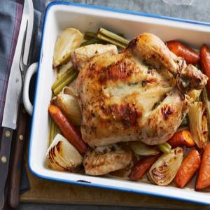 Roasted Chicken With Lemon, Garlic, and Thyme_image