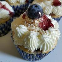 Robynne's Blueberry Pie Cupcakes_image
