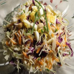 Coleslaw With Peanuts and Raisins_image