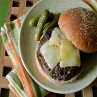 Tuscan Cheddar & Spinach Burgers_image