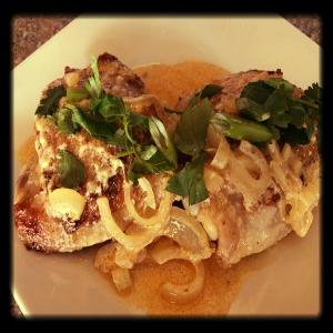 Creamy Hungarian Paprika Chicken Thighs_image