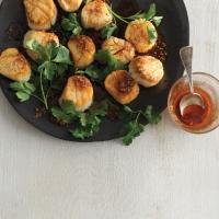 Scallops with Spice Oil image