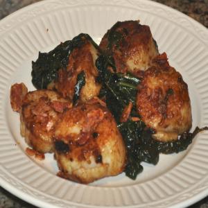 Pan-Seared Scallops With Spinach_image