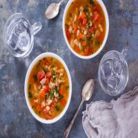 Slow Cooker Chicken, Tomato and White Bean Soup_image