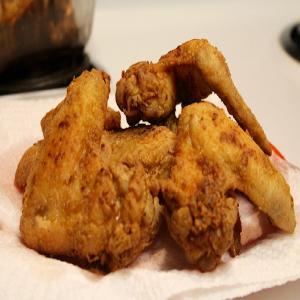 Old Fashioned Crispy Fried Chicken Wings | I Heart Recipes_image