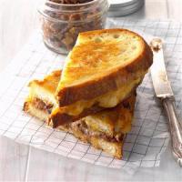 Gourmet Grilled Cheese with Date-Bacon Jam Recipe_image