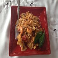 Shrimp and Pasta With Basil and Tomatoes image