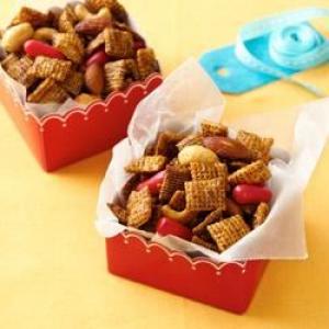 Gingerbread Chex® Mix_image