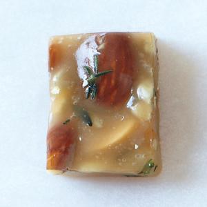 Mixed Nut and Thyme Caramel Candies_image