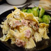 Ww Low Fat Creamy Bacon and Onion Pasta image