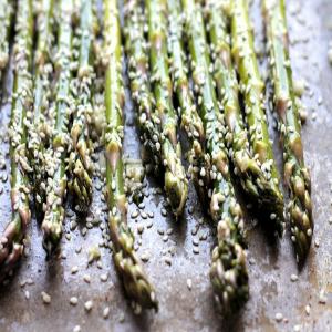 Sesame Garlic Roasted Asparagus_image