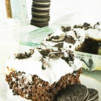 Oreo Cheesecake Poke Cake_image