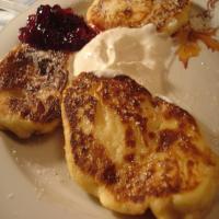Sirniki (Russian Cheese Pancakes)_image