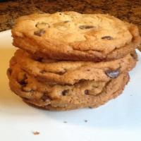 Giant Crisp Chocolate Chip Cookies_image