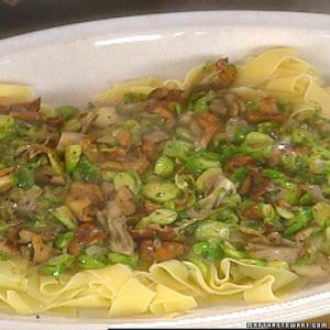 Pappardelle Pasta with Mushrooms and Brussels Sprouts_image