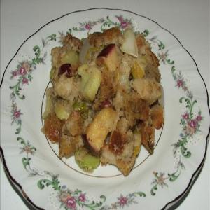 Apple Sausage Stuffing with Bacon, Mushrooms & Pecans_image