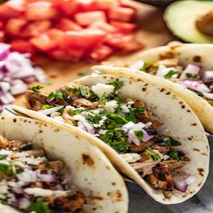 Easy Garlic Lime Grilled Chicken Tacos_image