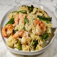 Easy and Tasty Pasta with Shrimp and Asparagus_image