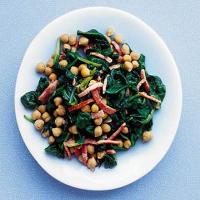 Hot chickpeas with spinach & bacon image